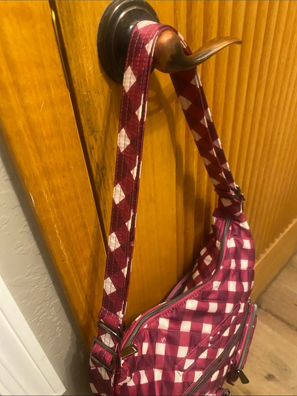 BNWNT lug Red & Pink Zipliner weekender bag w/ Floral Lining & adjustable strs